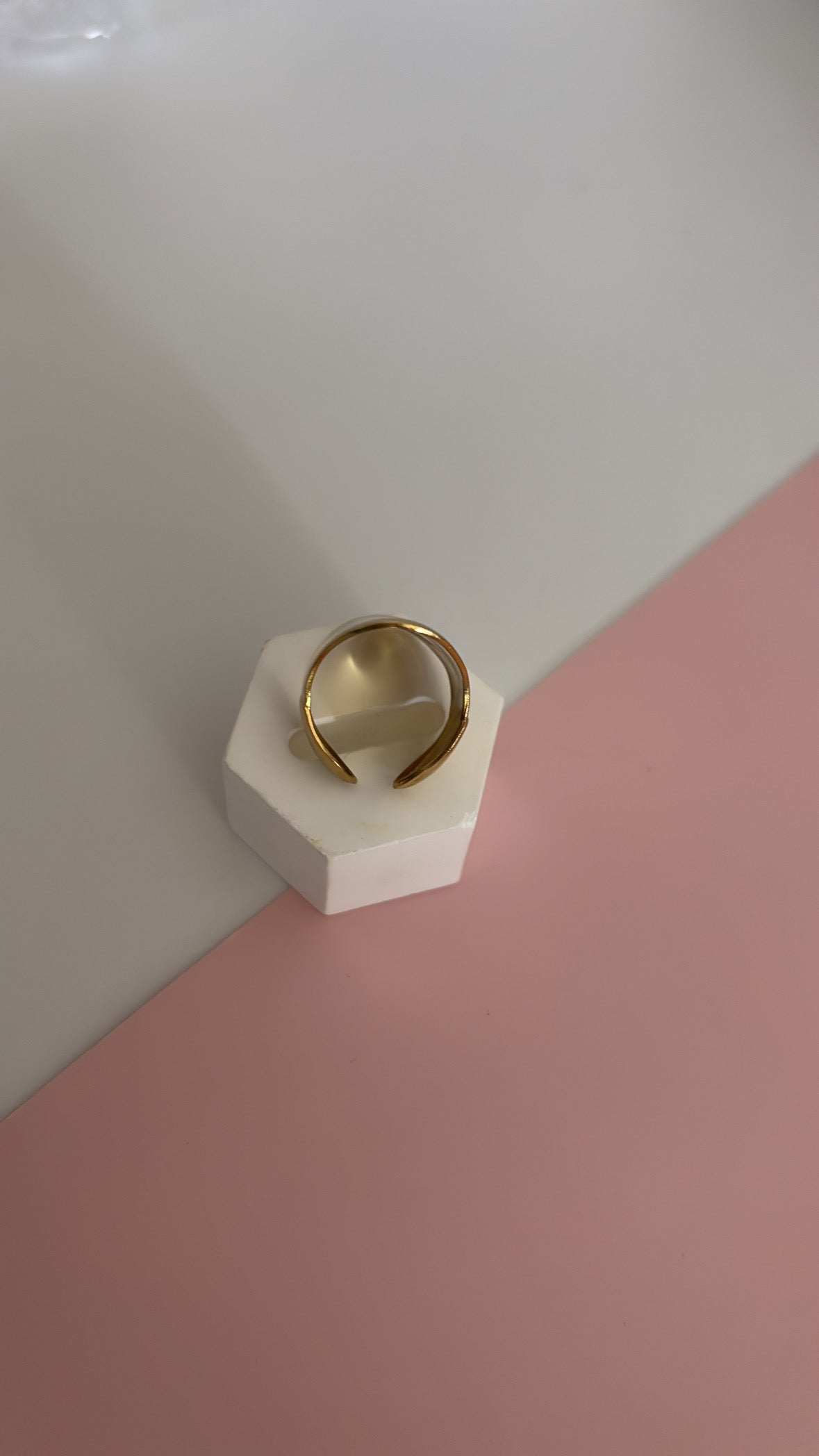 Anillo Dorado Bold 18K ✨