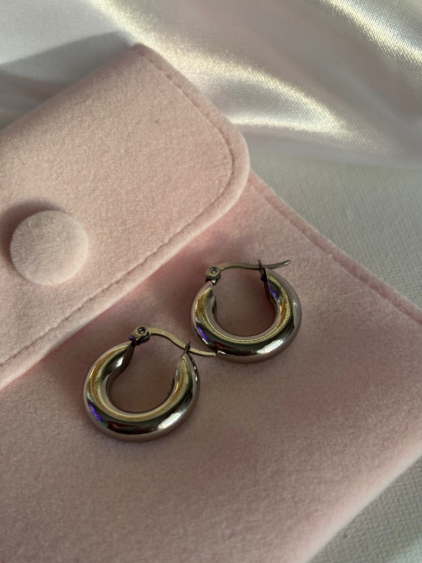 Zuri hoops