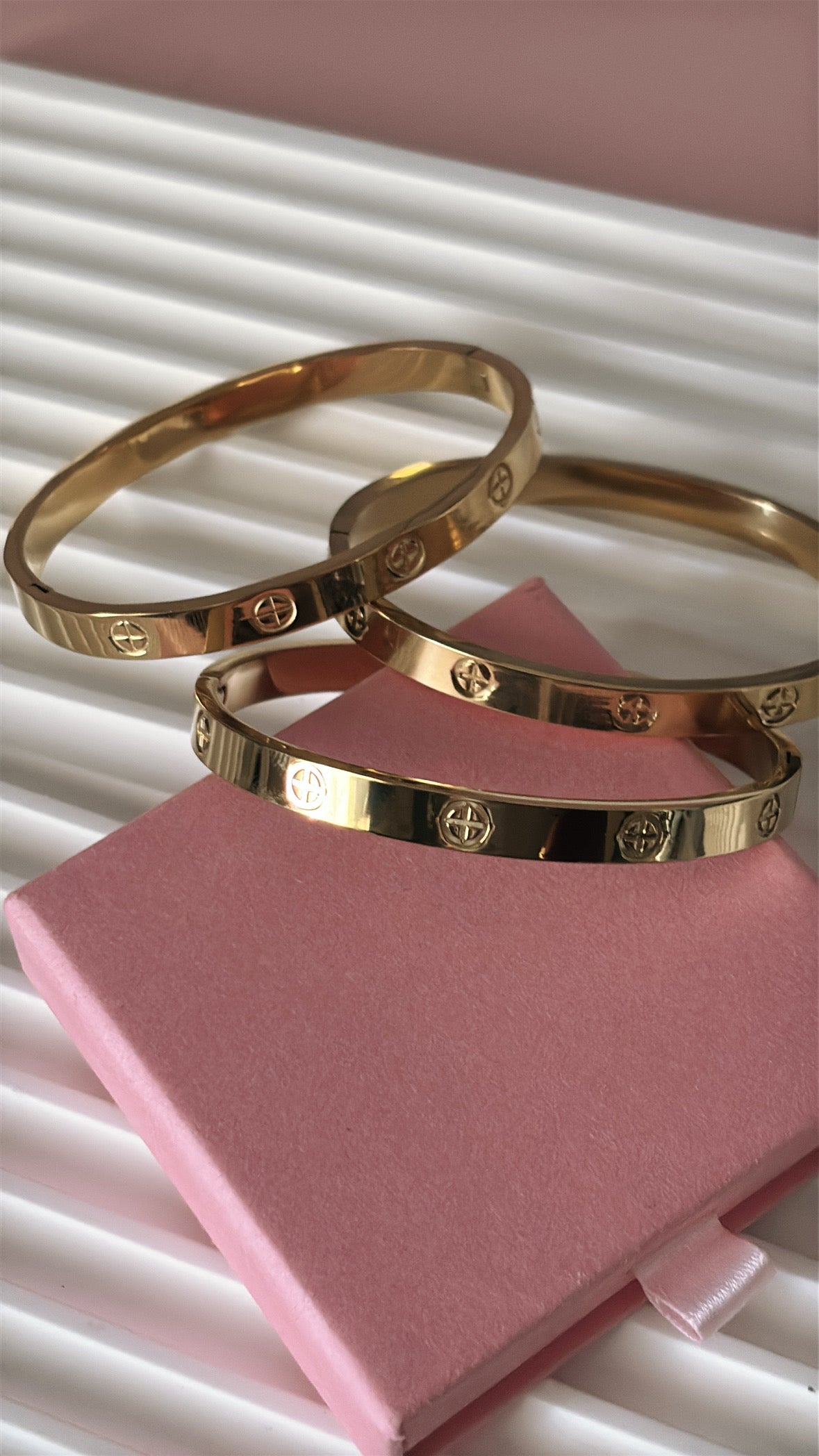 Clásico Chic ✨– Brazalete en Acero 316