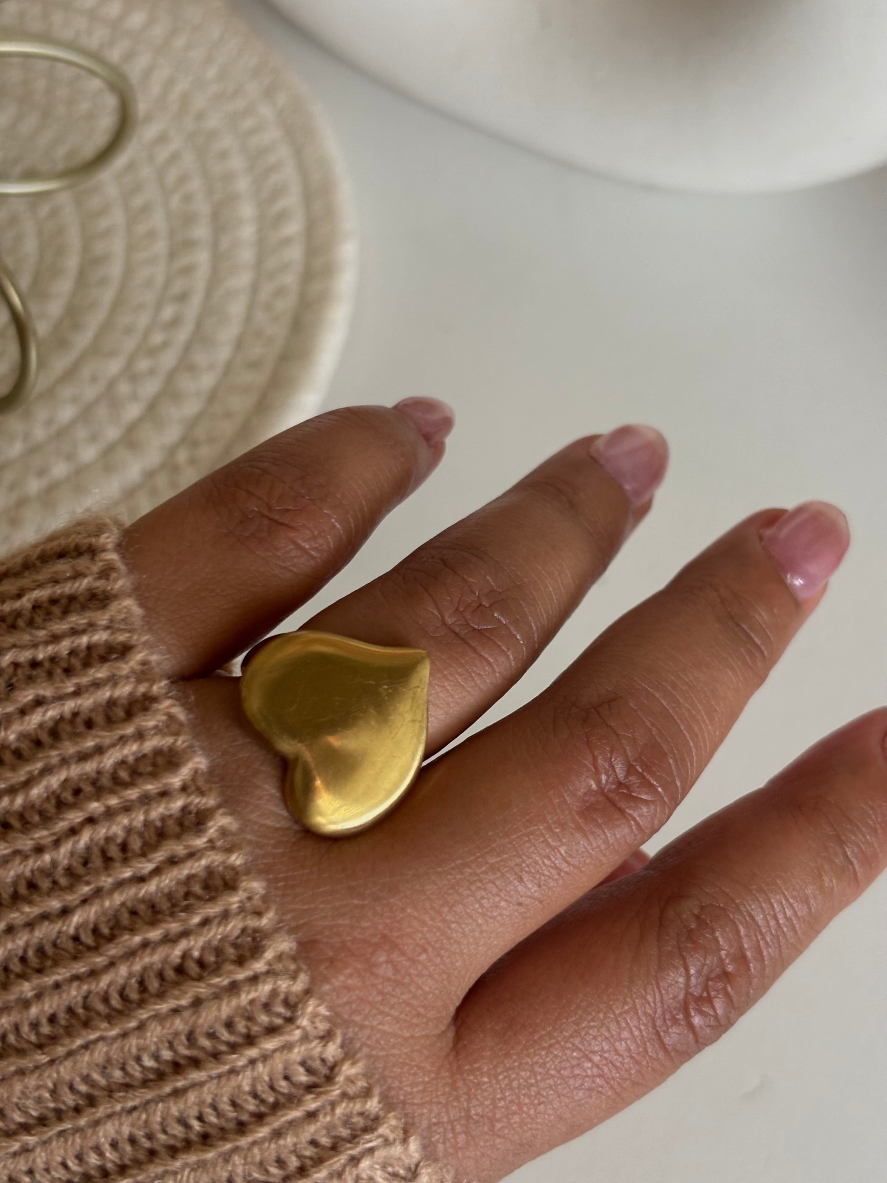 Amore rings
