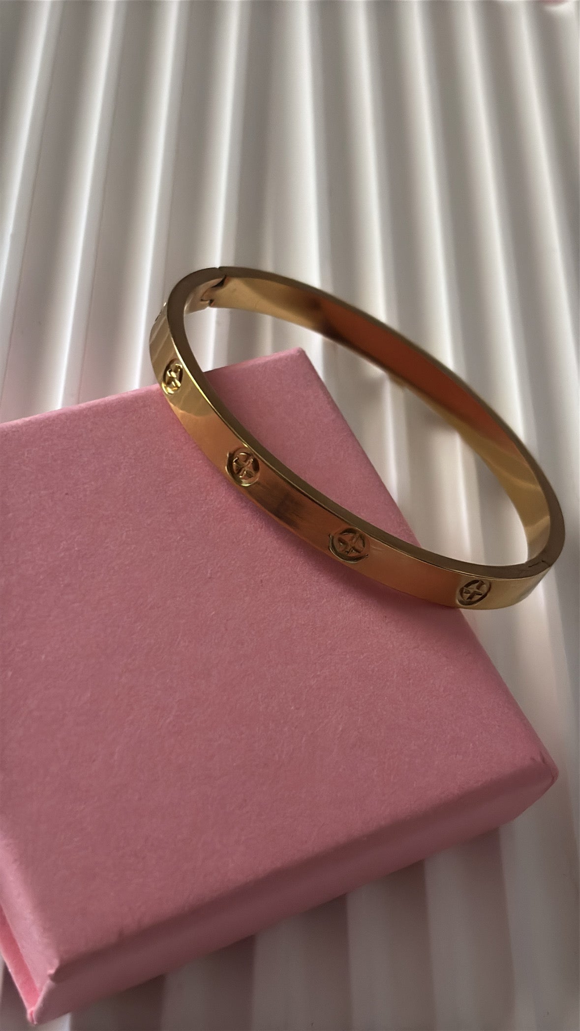 Clásico Chic ✨– Brazalete en Acero 316