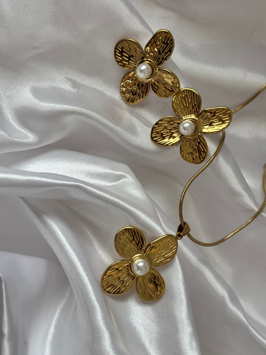 🌸 Flor de Luz – Set de Collar y Aretes