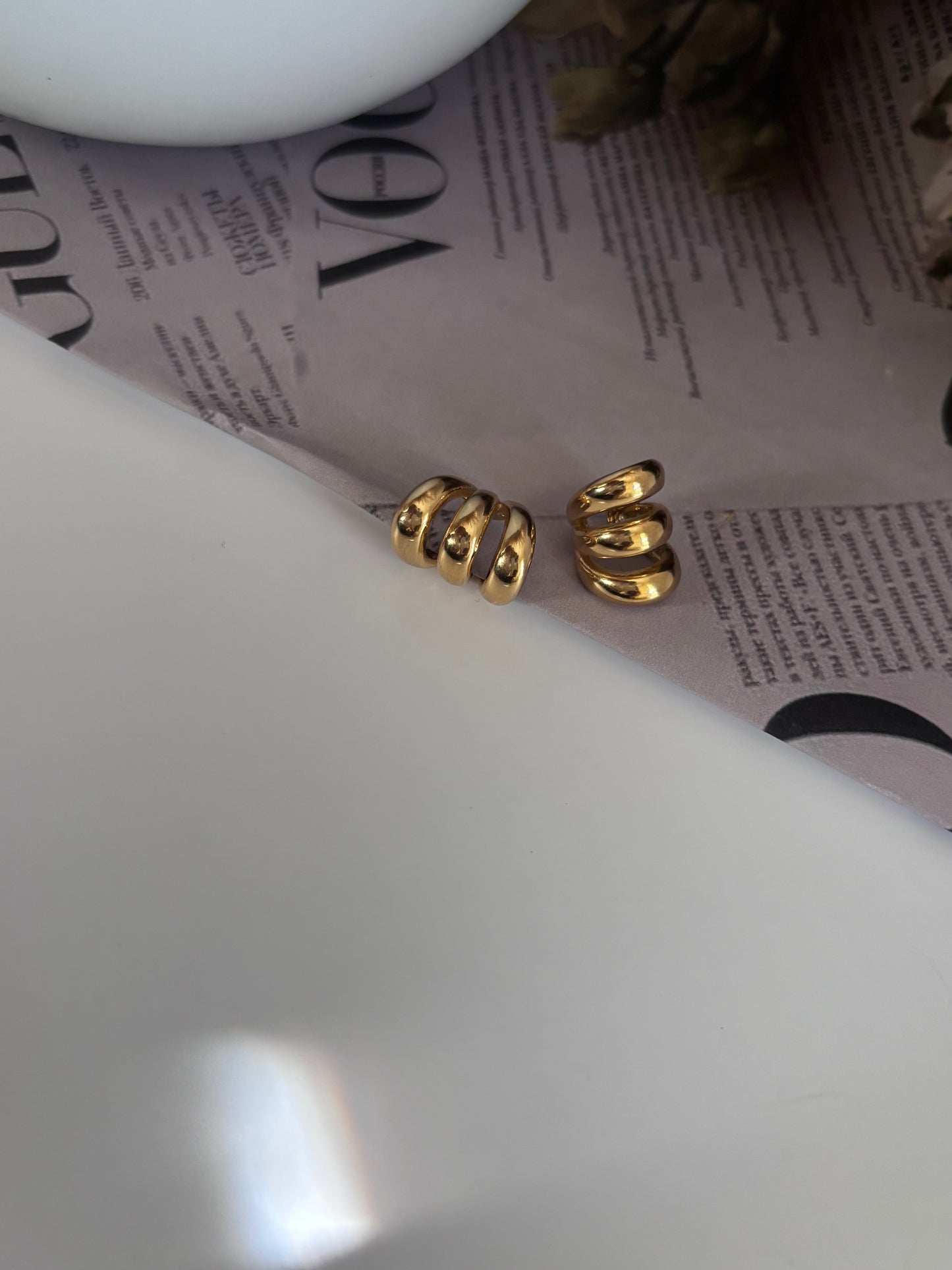 Set de Ear Cuffs “Spiral Gold” — Acero Inoxidable 18K