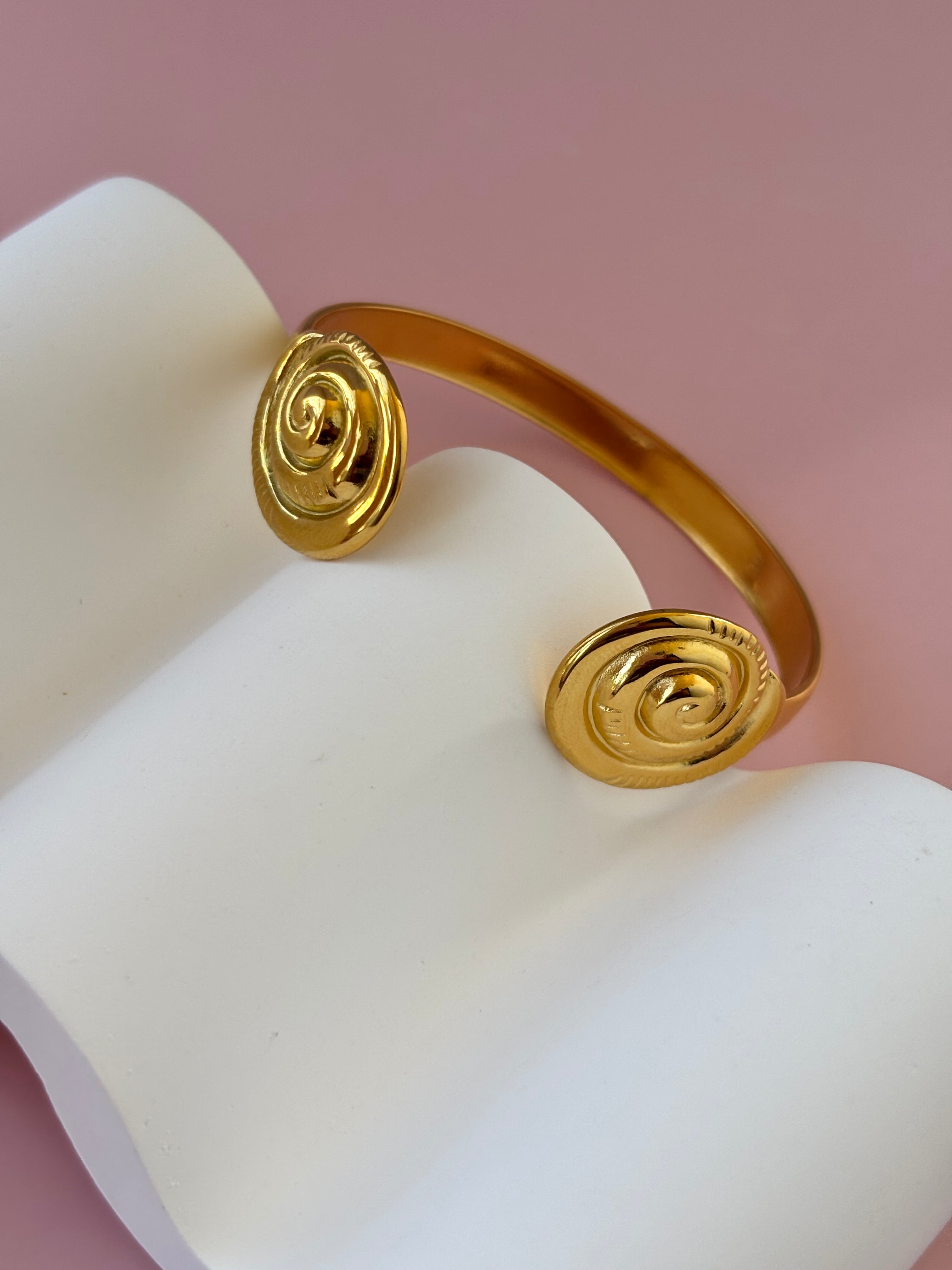 Espiral Dorada✨(acero inoxidable, 18K)