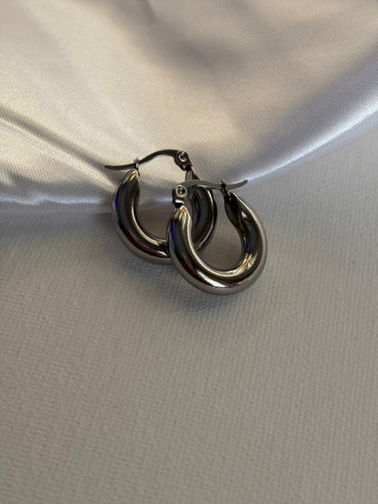 Zuri hoops