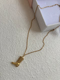 Vaquera – Collar de Botita en Acero Inoxidable 304 Bañado en Oro 18K