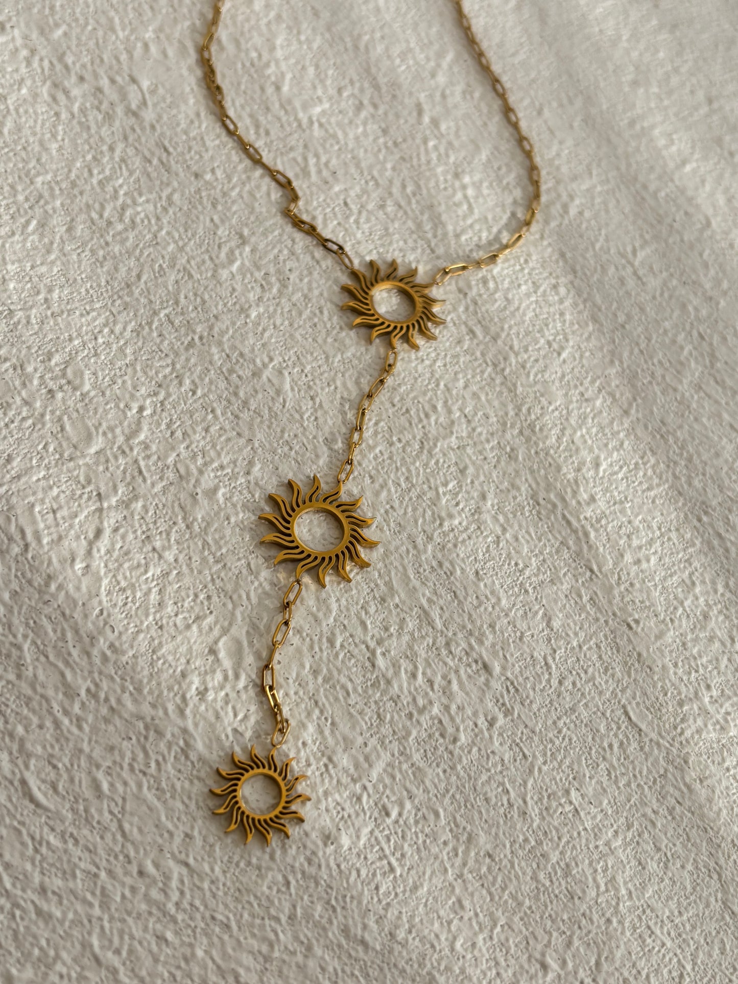 Trisolar-Collar Largo / Acero Inoxidable 304 / Baño en Oro 18K